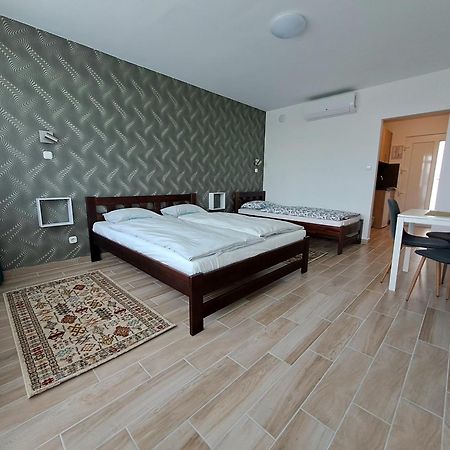 Partside Balatonfuered Apartment Exterior photo