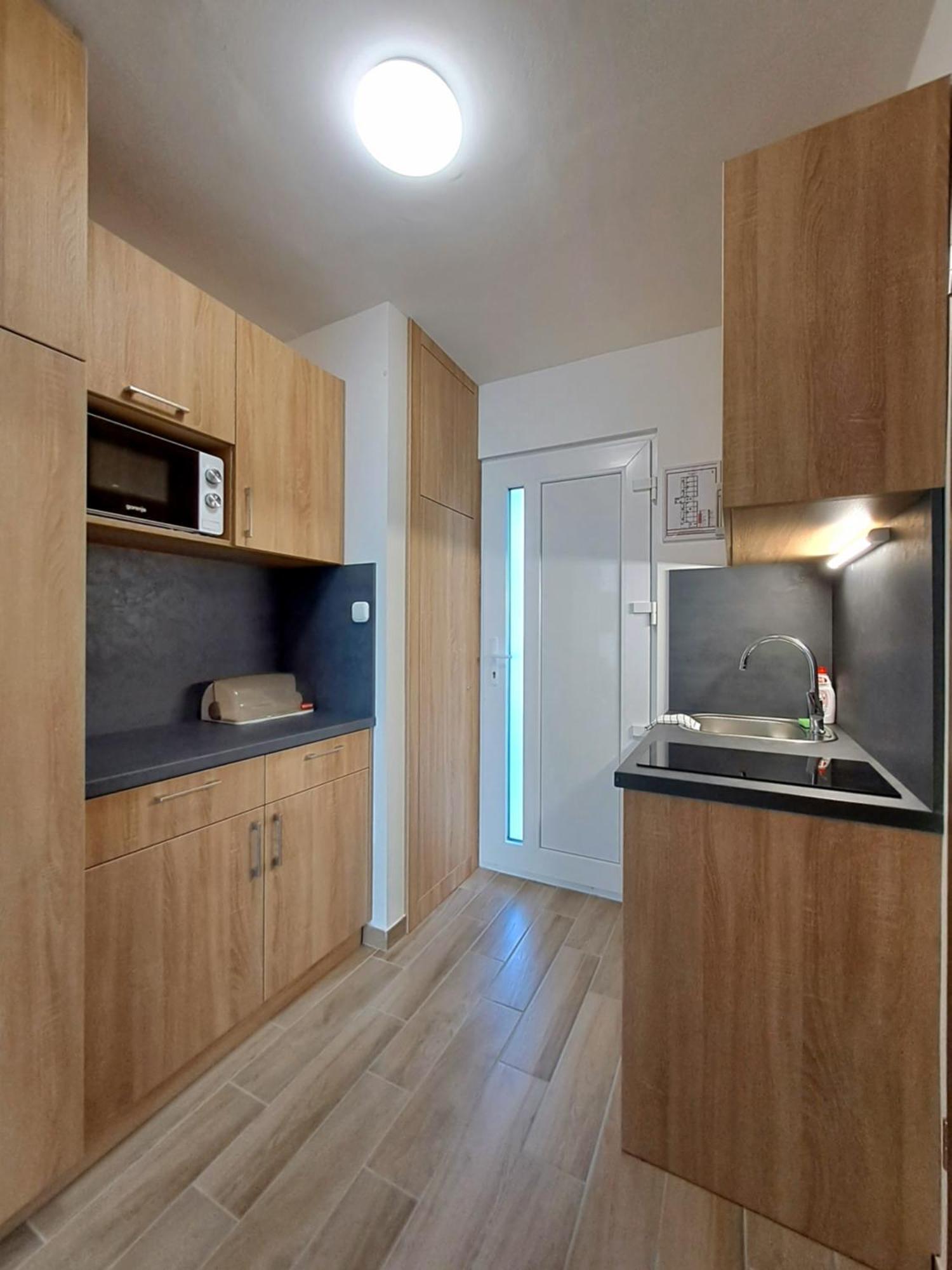 Partside Balatonfuered Apartment Exterior photo
